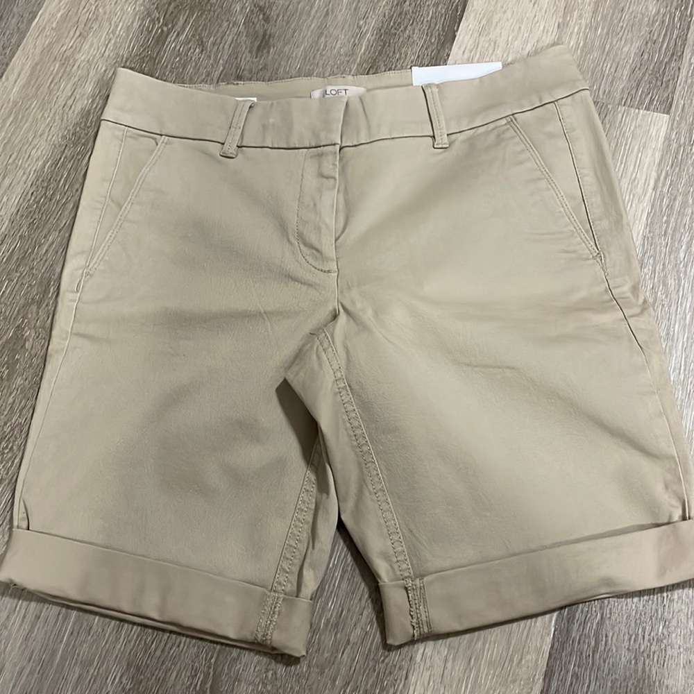 🆕 Loft Bermuda Roll Shorts, Tan Size 6P